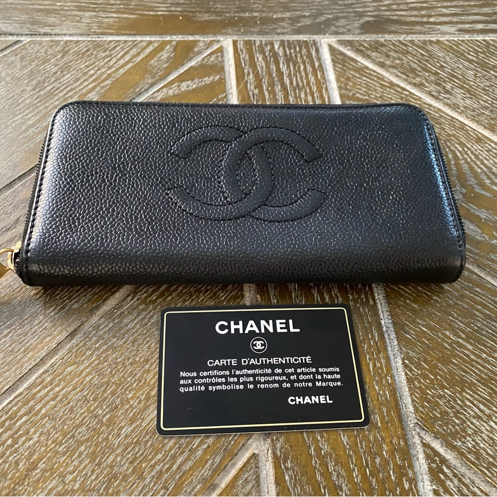 Auth Black CHANEL Caviar skin CC logo long wallet